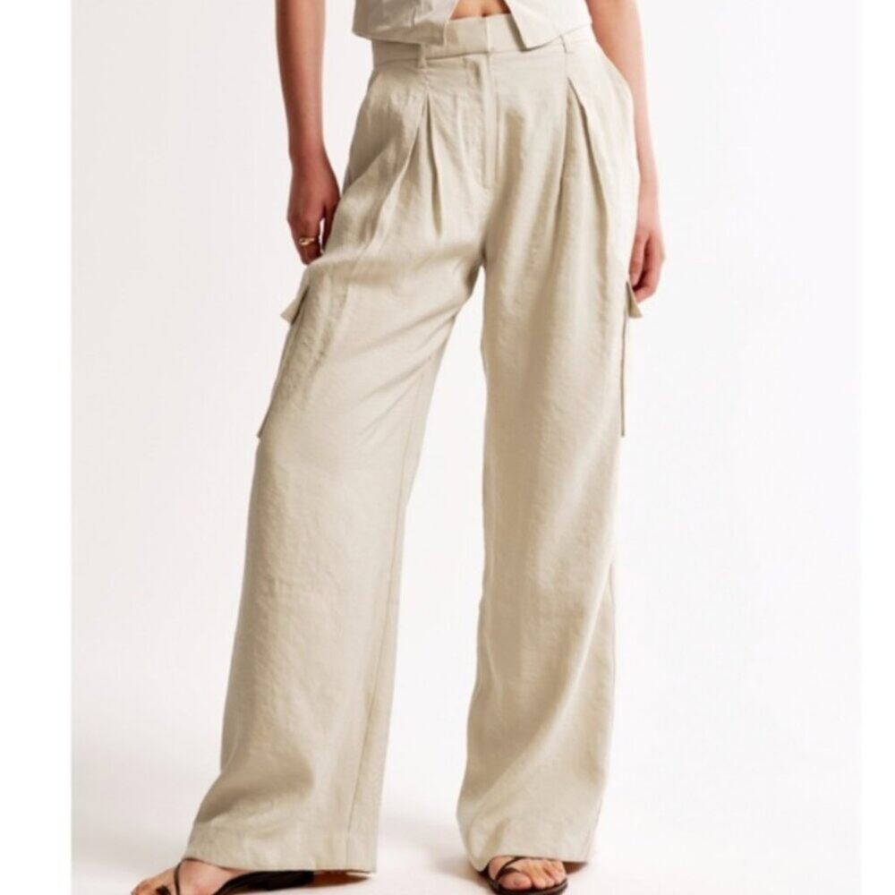 NWT Abercrombie & Fitch Wide Drapey Tailored Cargo Pant 34 Short